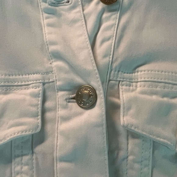 CHICO’S WOMENS WHITE JEAN JACKET SIZE 8-10 WITH PRETTY FLORAL ON BACK - Picture 10 of 12
